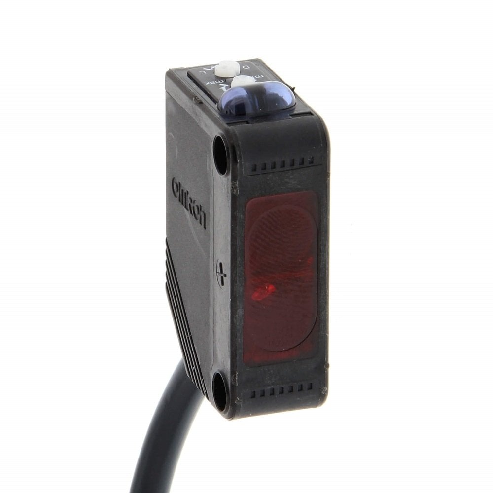 Omron E3Z-D81 2M OMI Fotoelektrik Sensör